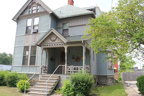 813 N Jackson St #2 Photo 1 813 N Jackson St #2 Photo 1