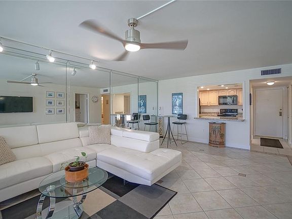 3rd image of 1101 River Reach Dr APT 105