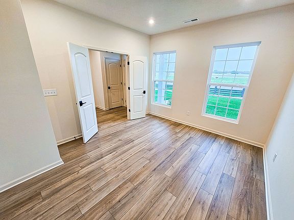 3rd image of 1734 Blenker Dr