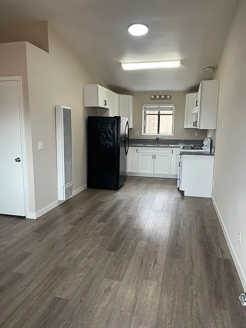 2 bed, 635 sqft, $2,050 — Photo 2