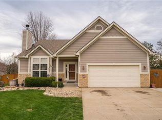 8695 Timber Trails Dr, De Soto, KS 66018