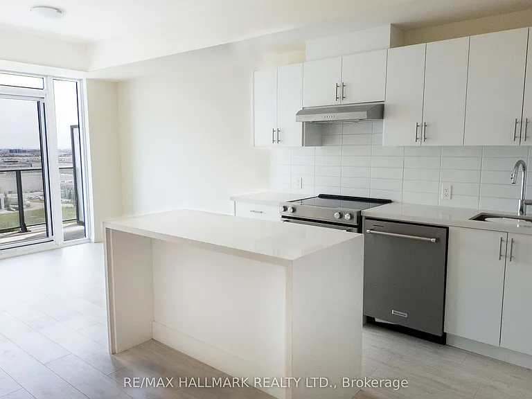 8960 Jane St #912 — Photo 6