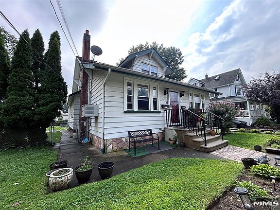 2nd image of 62 Tuxedo Ave