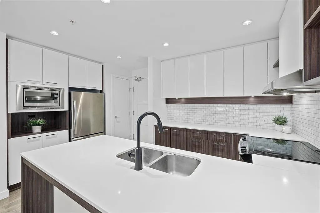 2 bed, 919 sqft, $3,000 — Photo 4