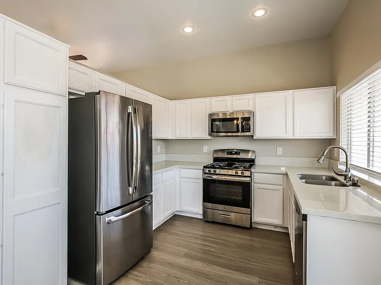 3219 Panamint Ct — Photo 8