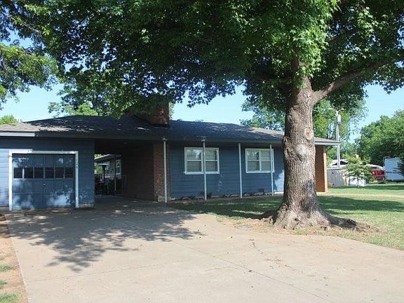 2nd image of 124 NE 1st St
