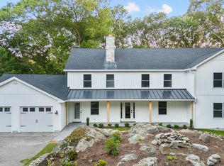 60 Woodfield Rd, Woodbridge, CT 06525