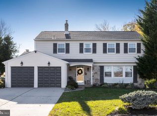 4 Blue Bell Dr, Cherry Hill, NJ 08002