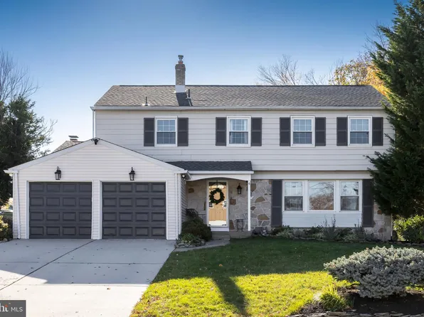 4 Blue Bell Dr, Cherry Hill, NJ 08002