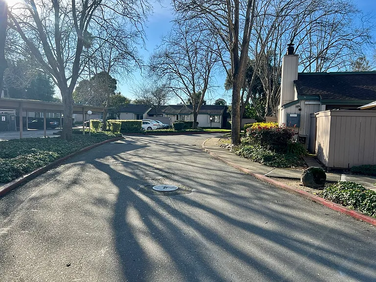 209 Stony Point Rd #E — Photo 26