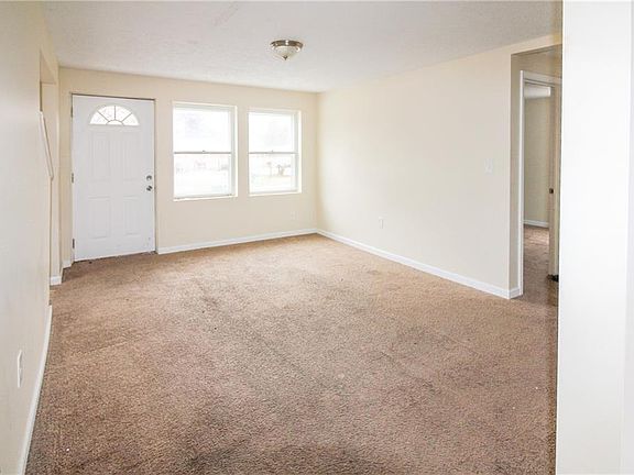 5th image of 5647 South Blvd
