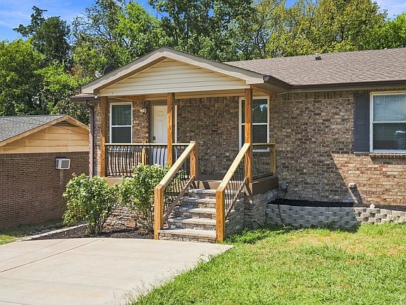 3rd image of 4637 Forest Ridge Dr
