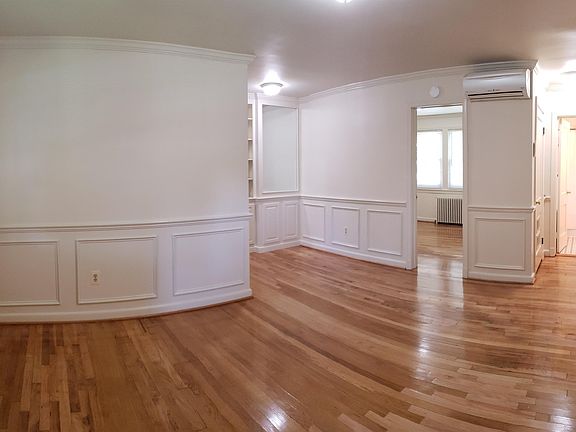 5th image of 915 Green St APT 1