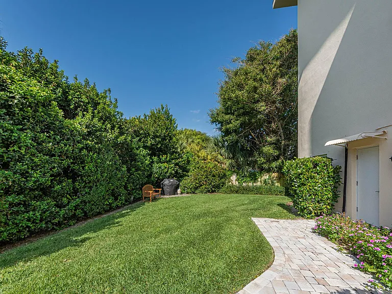 1715 Ocean Dr #3B — Photo 40