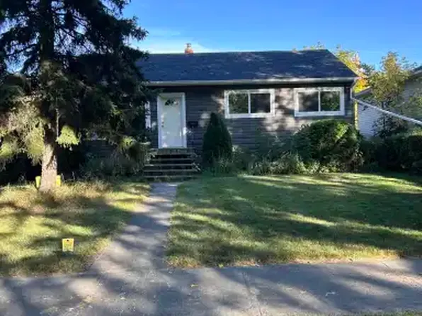 8619 77th St NW #1A, Edmonton, AB T6C 2L9
