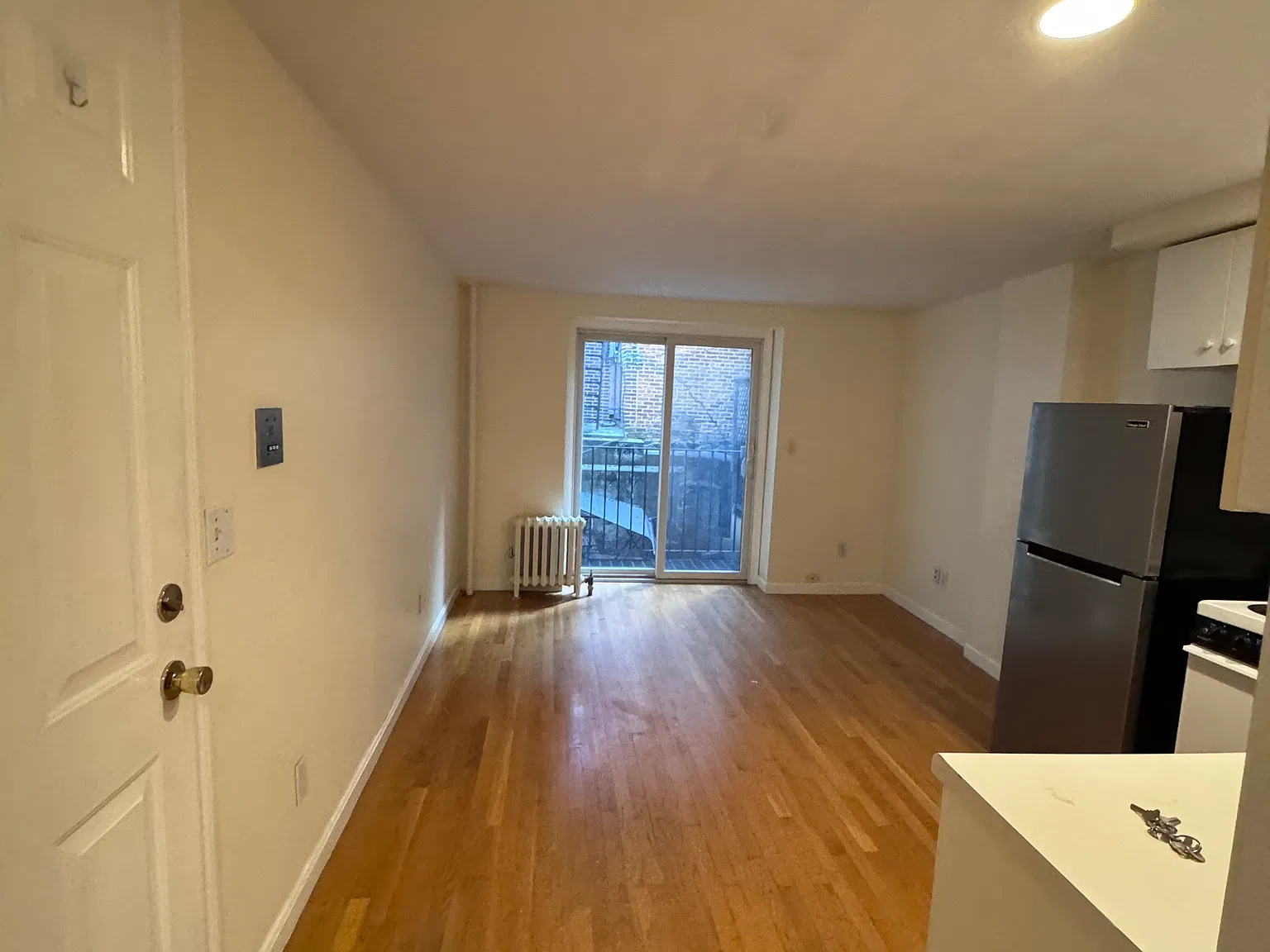 1 bed, $2,599 — Photo 3