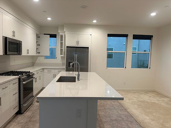 4th image of 10547 Coupland Way