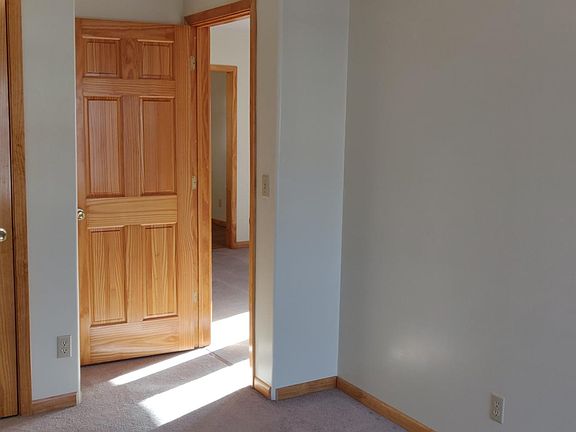 4th image of 2531 30th Ave S