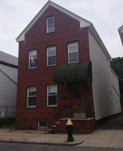 603 E 6th St, South Boston, MA, 02127