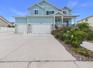 2877 S Greenhead Dr, Saratoga Springs, UT 84045