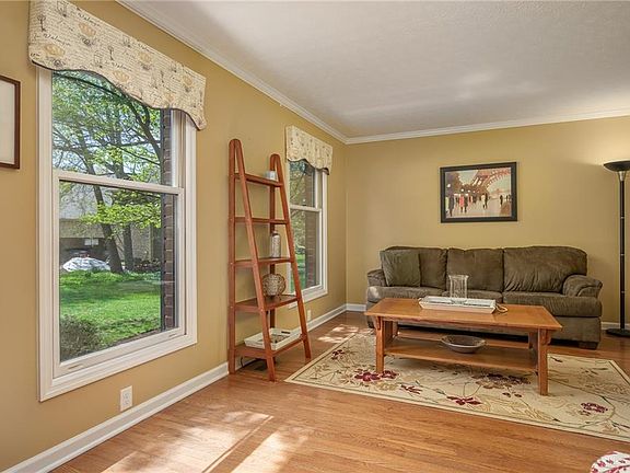 4th image of 7511 New London Cir
