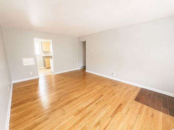 5th image of 129 W Cheyenne Rd