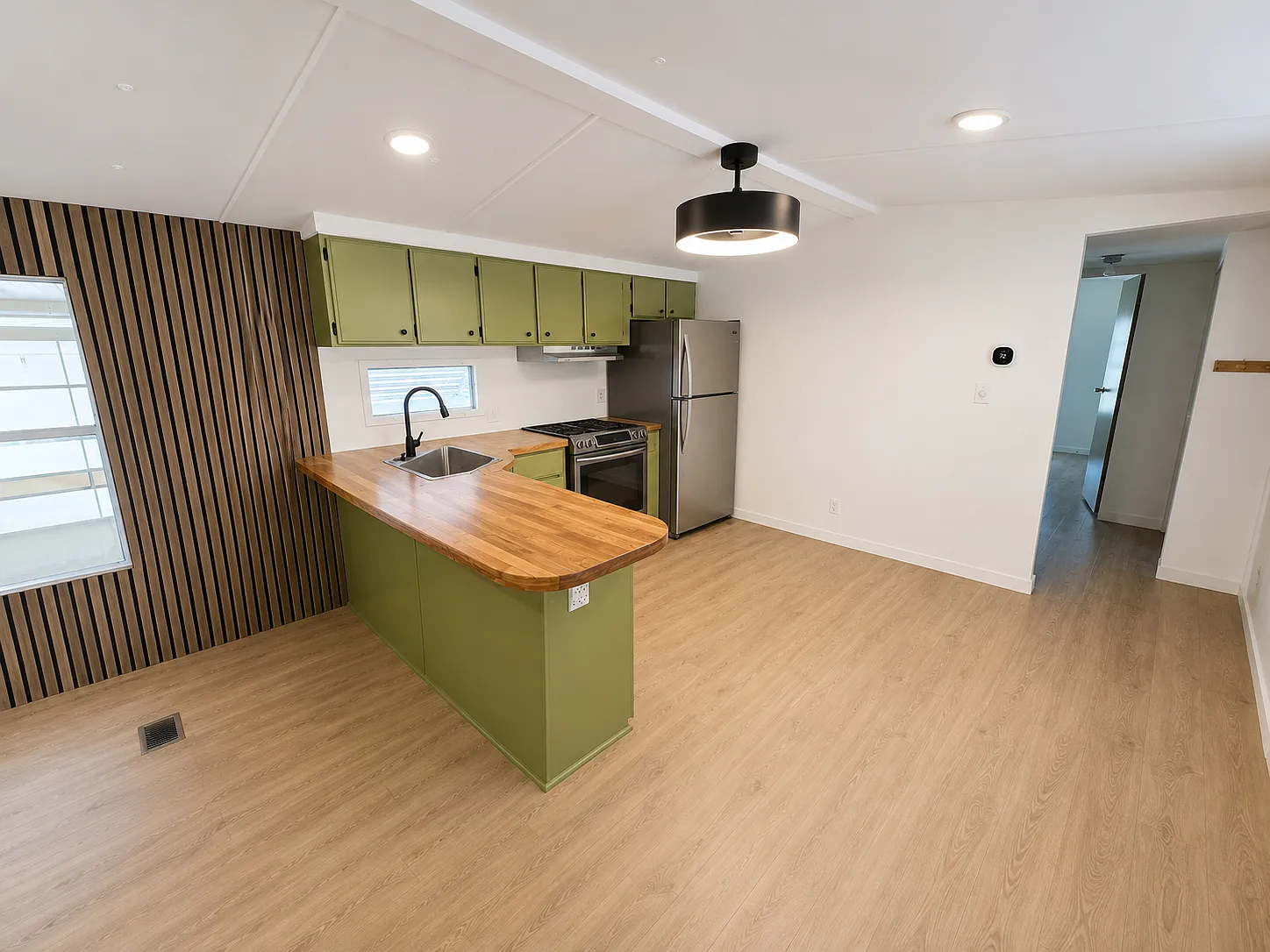 1231 Dustin Dr — Photo 4