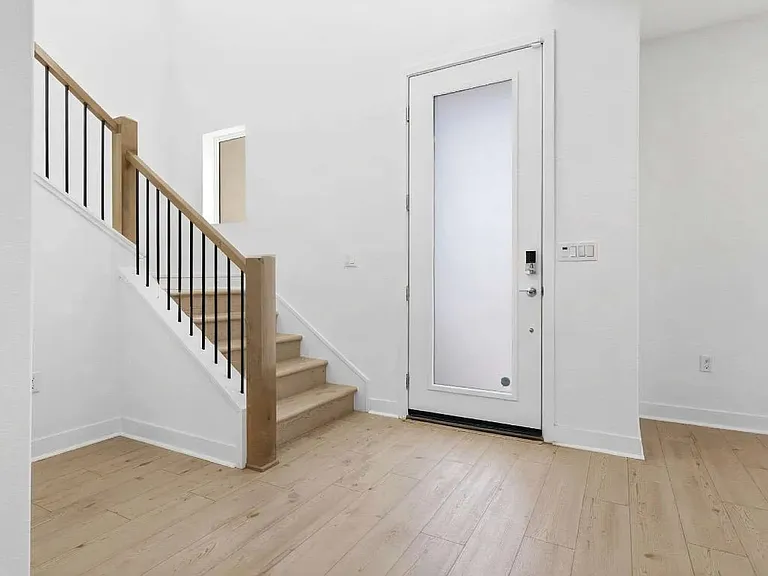 75306 Buckley Dr — Photo 2