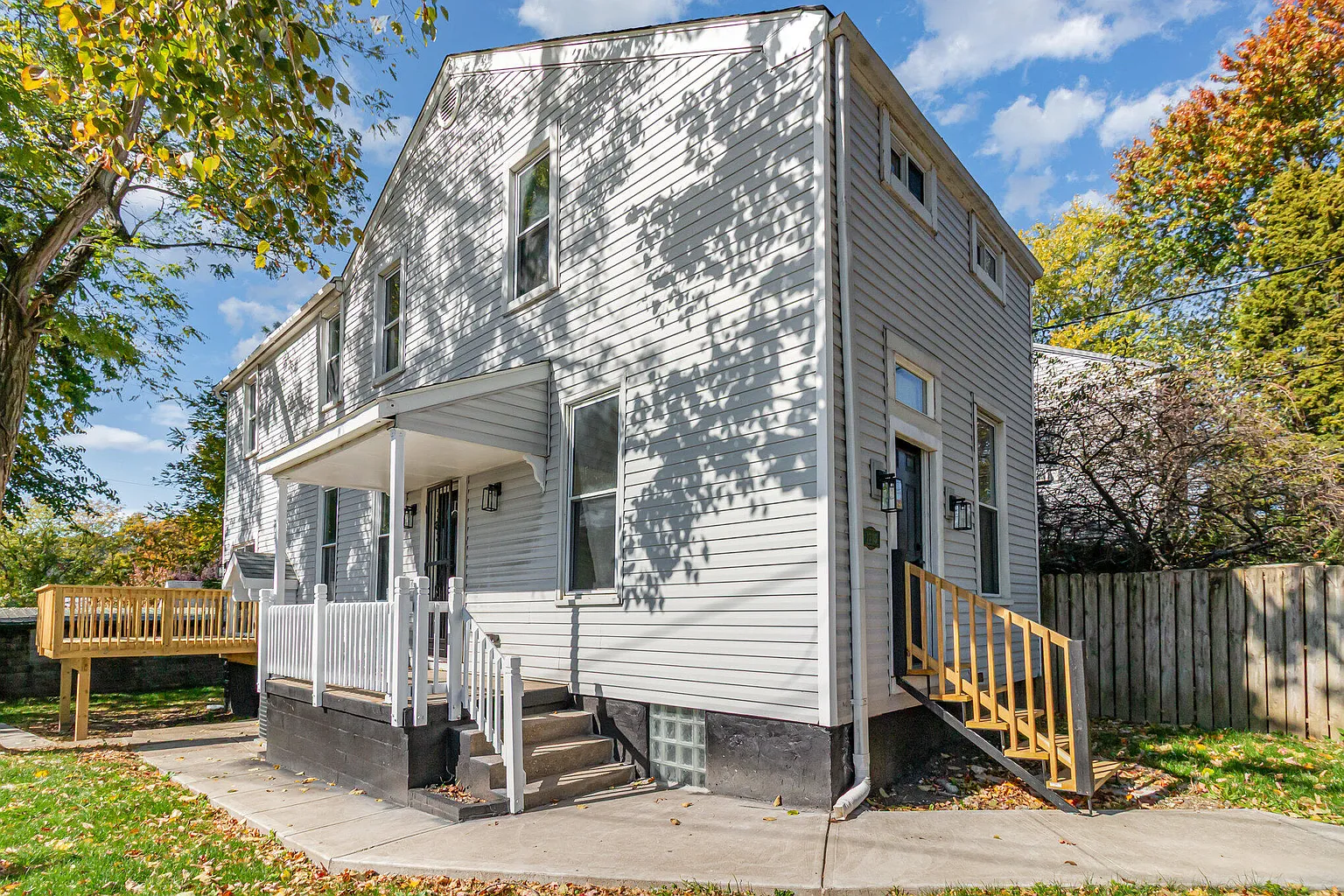1735 Russell St photo 1