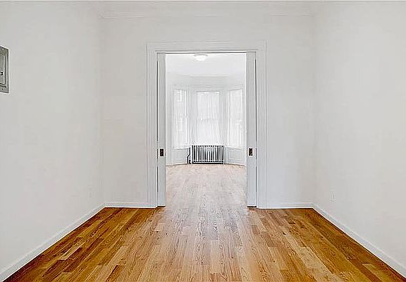 4th image of 417 36th St Floor 3