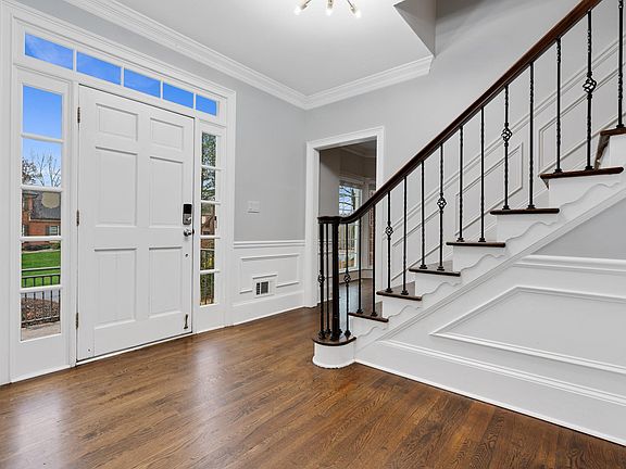 4th image of 3299 Hartridge Dr