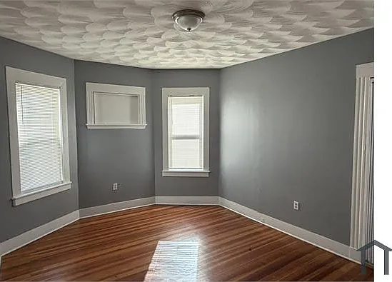 4 bed, 2000 sqft, $3,800 — Photo 3
