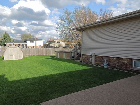 3rd image of 15619 Lorel Ave