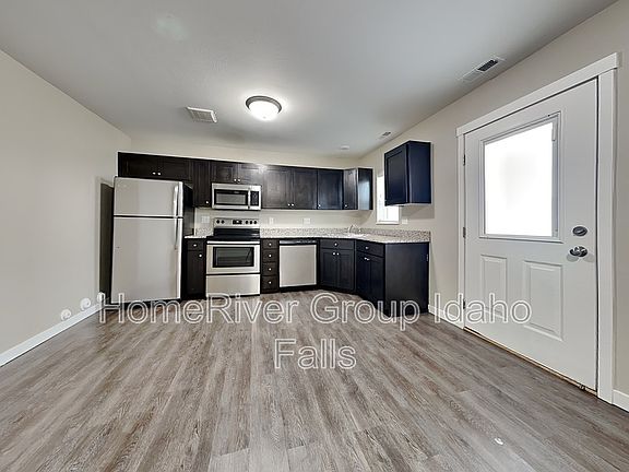 5th image of 762 Trails End