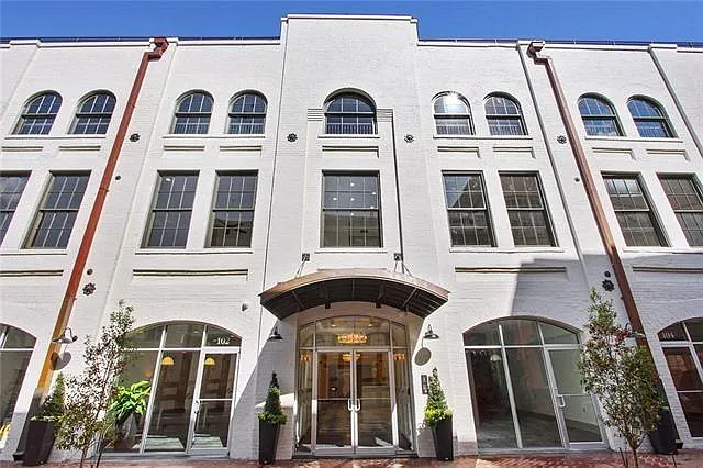 1 bed, 1.5 bath, 937 sqft, $1,725 — Photo 3