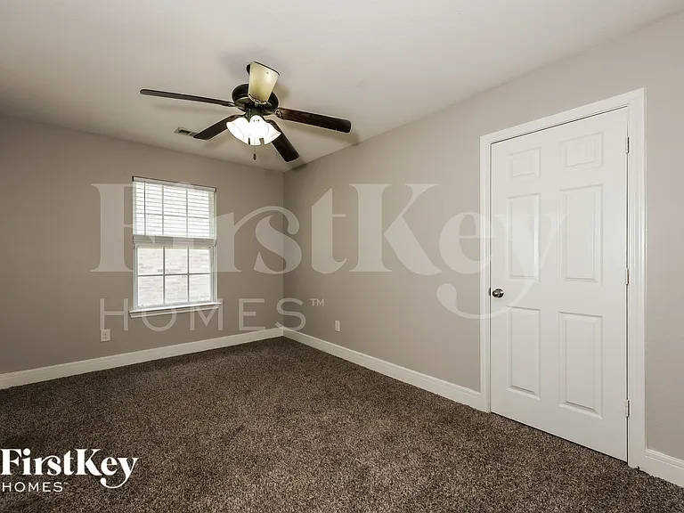 607 Lentisco Dr — Photo 15