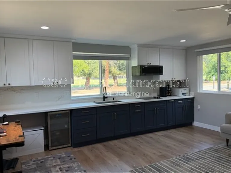 1201 N Central Ave — Photo 13