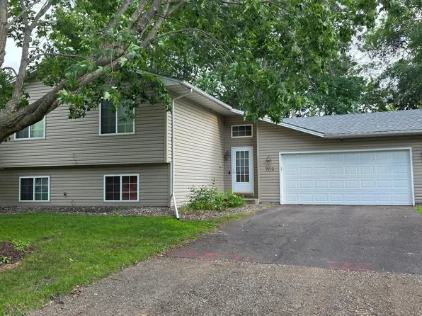709 74th Ave N, Brooklyn Park, MN 55444