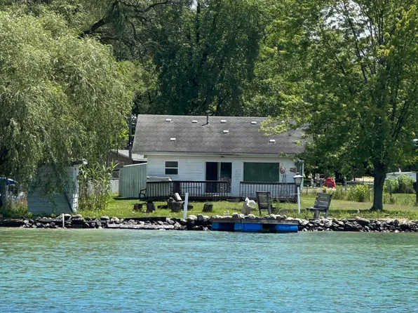 66050 Dolans Ave, Vandalia, MI 49095