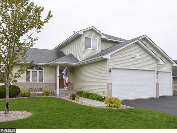 2nd image of 1800 Lupine Dr