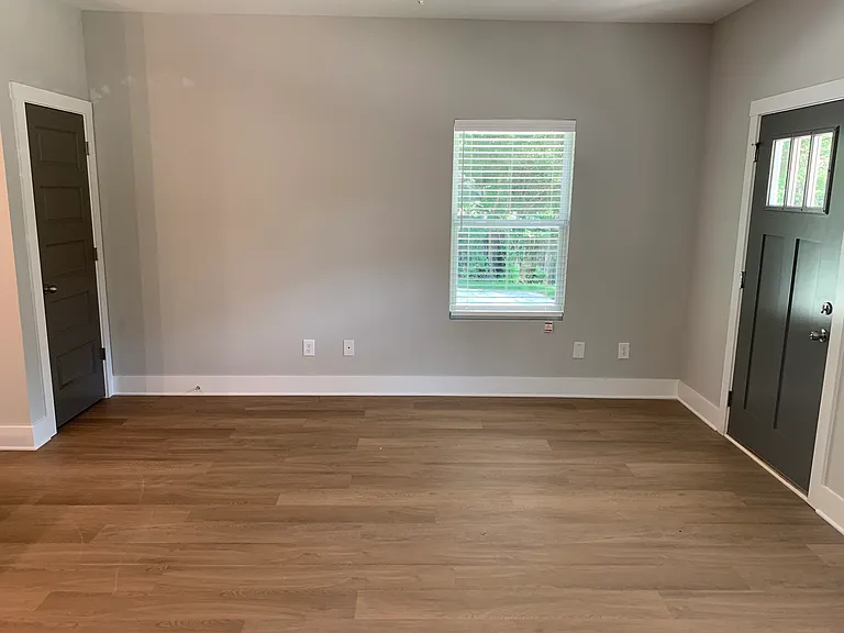 229 Vine St — Photo 2
