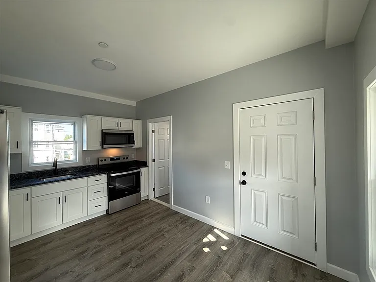 126 Cross St #2 — Photo 5