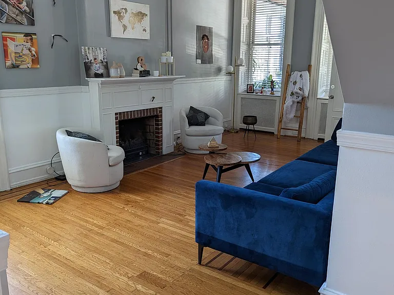 3504 Ainslie St — Photo 5