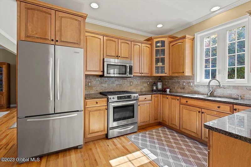 4th image of 16 Ridgewood Drive