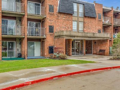 4183 Columbia Rd APT 302, North Olmsted, OH, 44070
