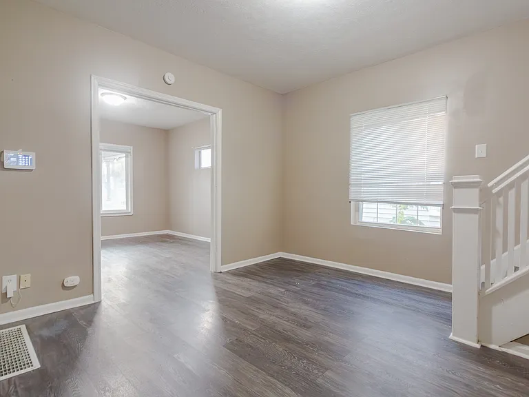 1103 N Keystone Ave — Photo 22