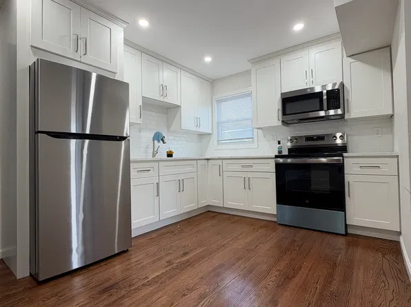 123 Denton Ave APT 1, Lynbrook, NY 11563