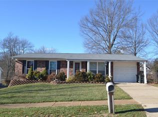 12 Smoke Tree Dr, Fenton, MO