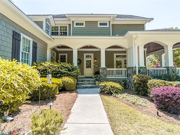 3rd image of 270 Broadmoor Dr