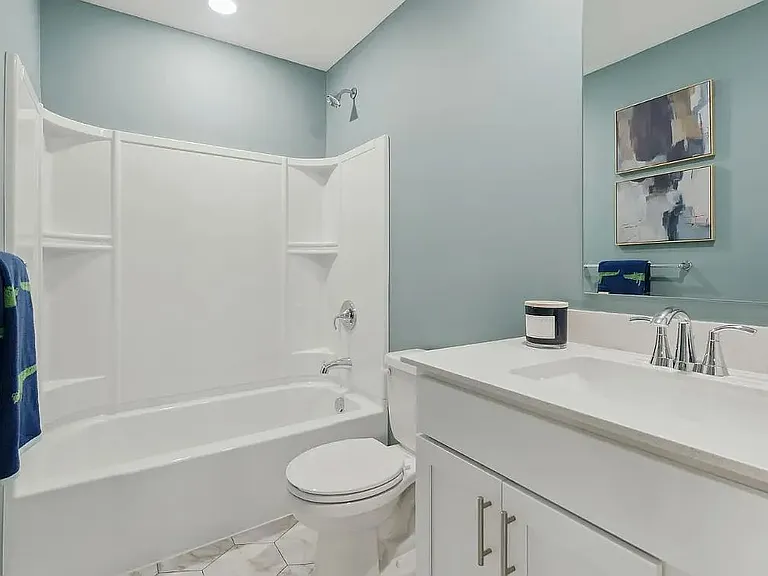 For Rent: $2,600 (3 beds, 3 baths, 1,782 Square Feet)